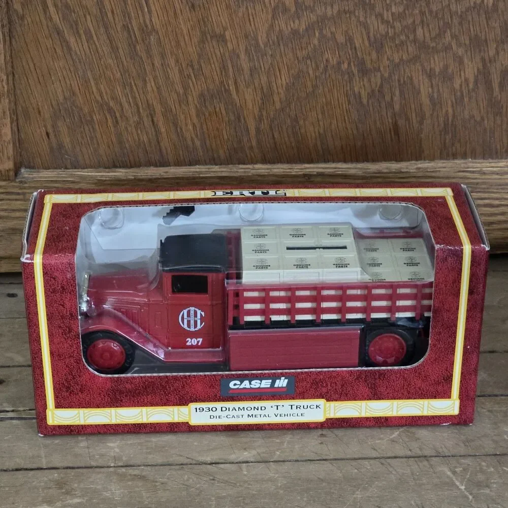 Ertl CASE 1930 Diamond ‘T’ Truck Die-Cast Metal Vehicle Coin Bank Red 1988